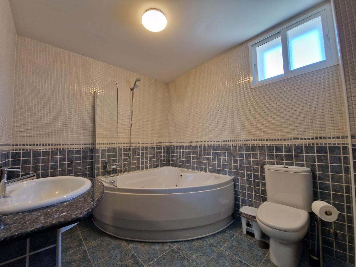 Amplio Y Centrico Piso En O Grove Apartment Екстериор снимка