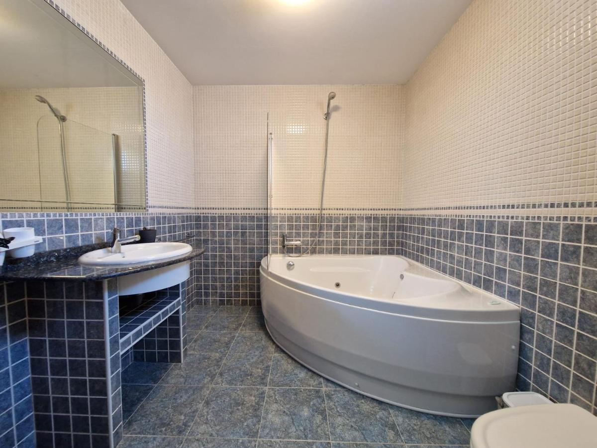 Amplio Y Centrico Piso En O Grove Apartment Екстериор снимка